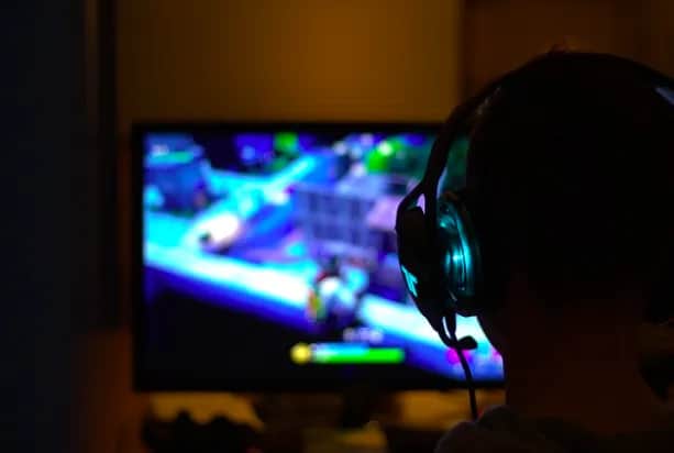 Laptop gamingowy – jaki wybrać, by cieszyć się płynną rozgrywką?