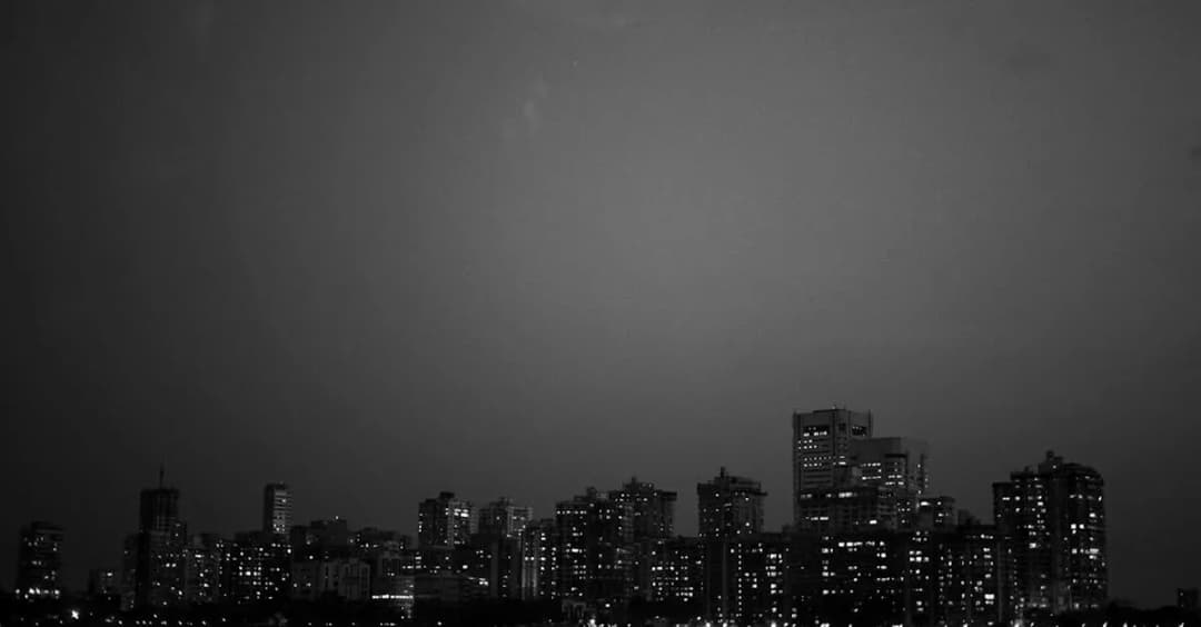 Jakie są modne ubrania w stylu cyberpunk w 2025 roku i gdzie je znaleźć?