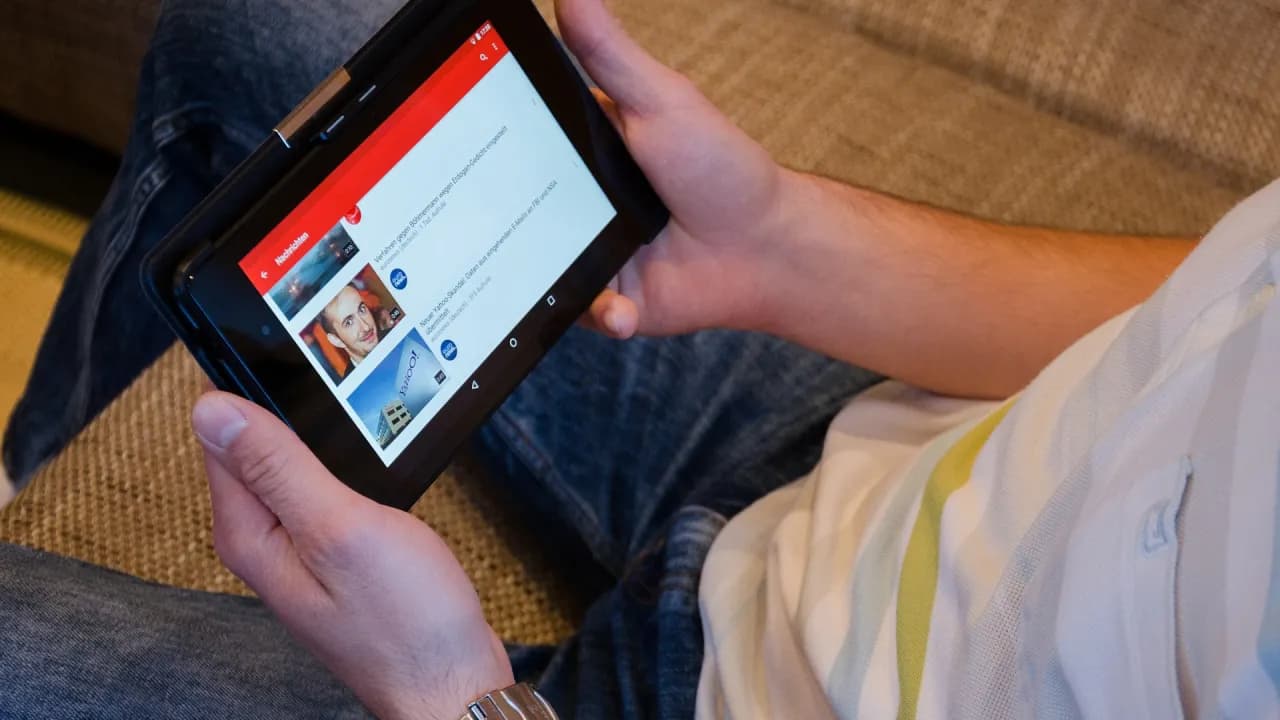 Jak pobrać film z YouTube bez programu – szybko i bezpiecznie
